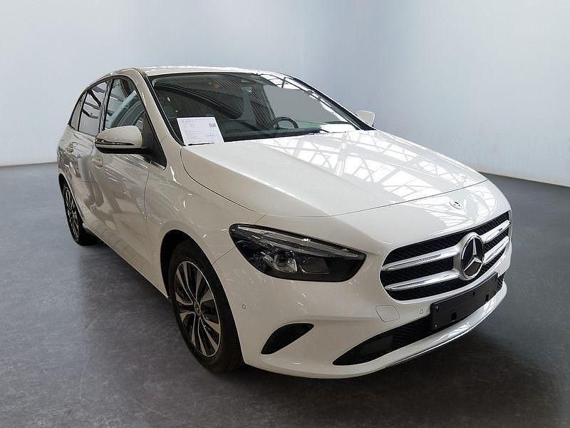 Gebraucht Mercedes E250 160 PS (117 kW) 2022 Weiß Limousine