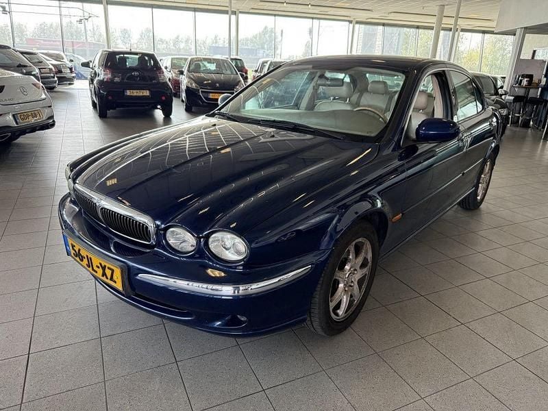 Blau Gebraucht 2002 Jaguar X-type Executive Limousine | 1.190 € (Superpreis) - Bild 1/4