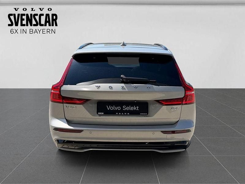 Gebraucht Volvo V60 Plus 197 PS (144 kW) 2024 Silber Kombi