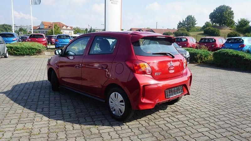 Neu Mitsubishi Space Star Select 71 PS (52 kW) 2025 Rot Limousine