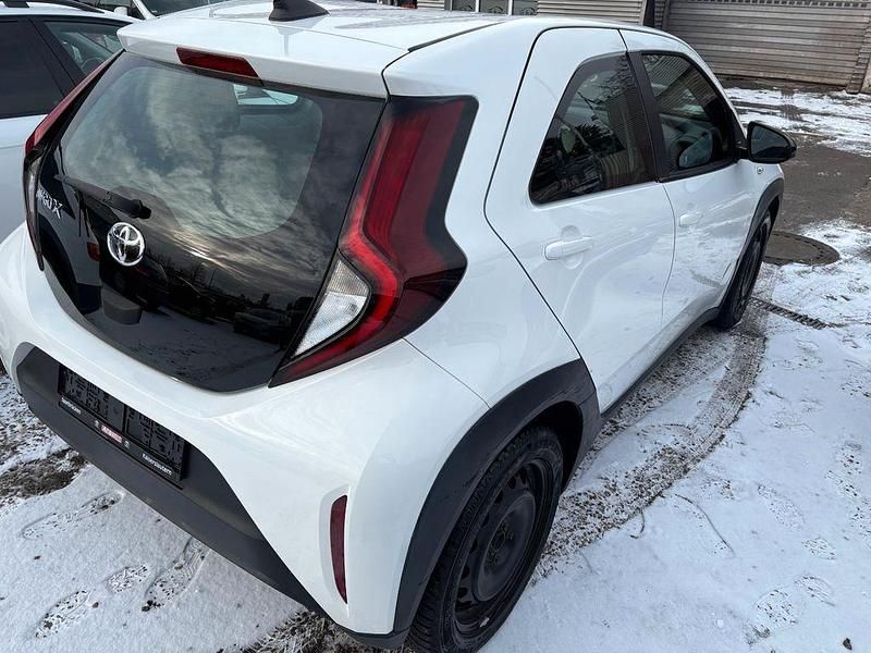 Gebraucht Toyota Aygo X X-play 72 PS (52 kW) 2022 Weiß SUV