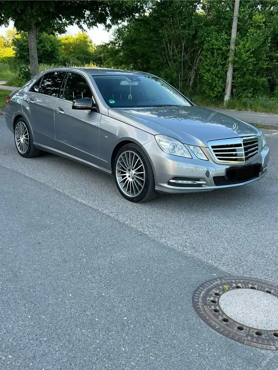 Gebraucht Mercedes E350 265 PS (194 kW) 2012 Silber Limousine