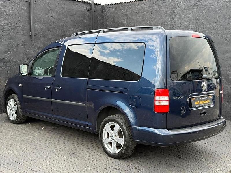 Używany VW Caddy Maxi 102 KM (75 kW) 2015 Niebieski Minivan