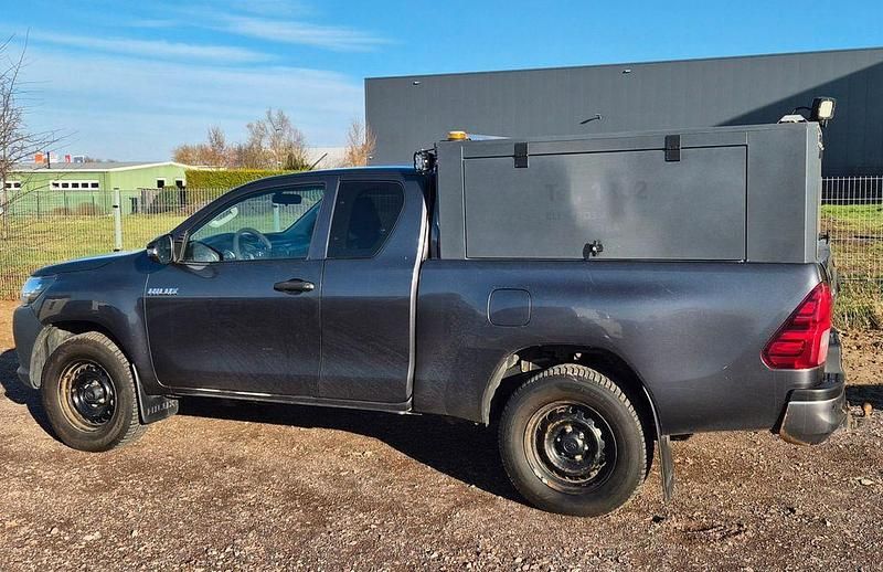 Gebraucht Toyota HiLux 150 PS (110 kW) 2019 Grau Abholung