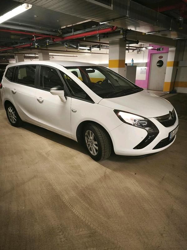Gebraucht Opel Zafira 120 PS (88 kW) 2016 Weiß Van / Kleinbus