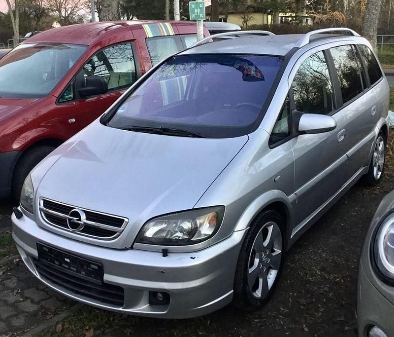 Silber Gebraucht 2005 Opel Zafira OPC Van / Kleinbus | 2.000 € (Fairer Preis) - Bild 1/4