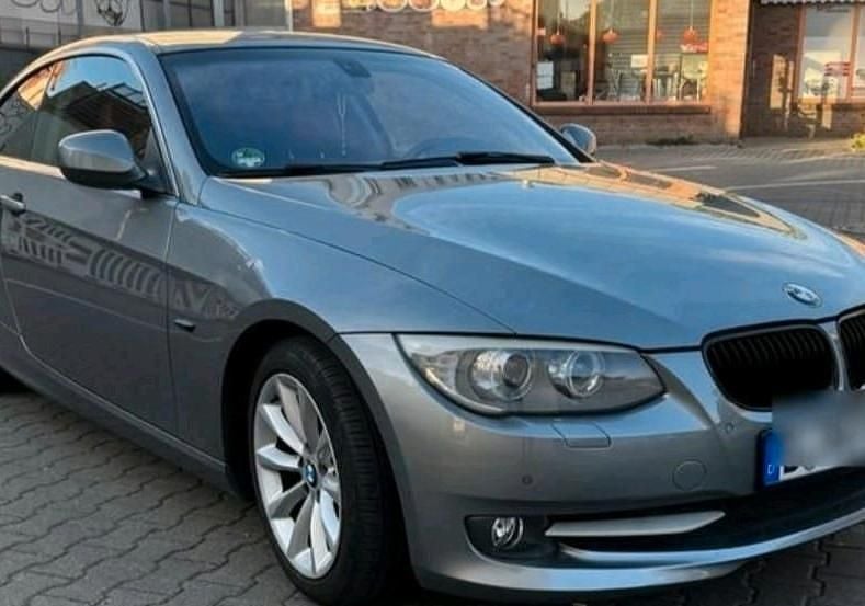 Gebraucht BMW 320 170 PS (125 kW) 2010 Grau Coupé