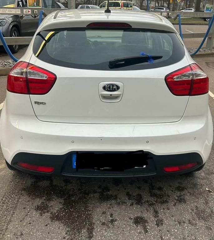 Gebraucht Kia Rio DREAM-TEAM Edition 109 PS (80 kW) 2012 Weiß Limousine