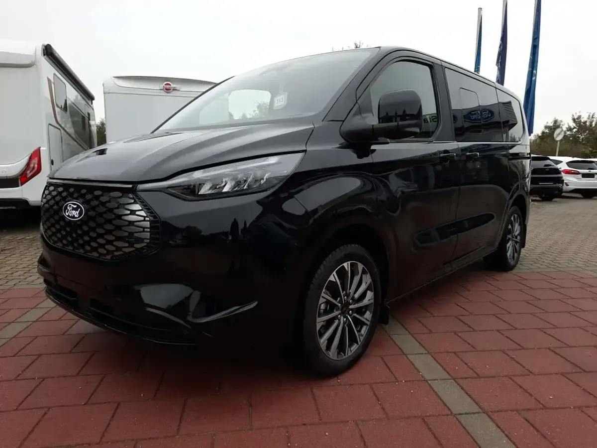 Gebraucht Ford Tourneo Titanium X 160 kW (218 PS) 2025 Schwarz Van / Kleinbus