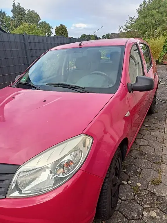 Gebraucht Dacia Sandero 75 PS (55 kW) 2009 Rot Limousine