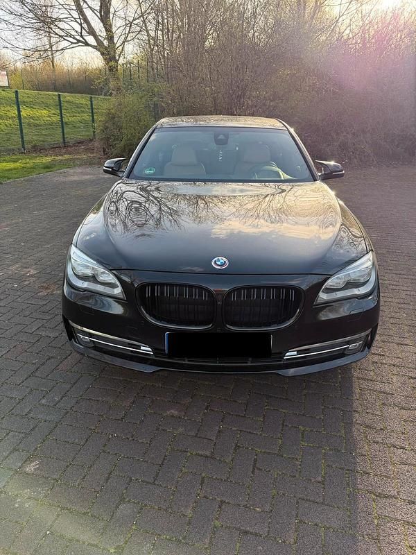 Gebraucht BMW 730 258 PS (189 kW) 2012 Schwarz Limousine