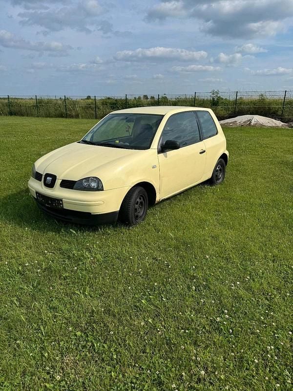 Gelb Gebraucht 2003 Seat Arosa Kleinwagen | 850 € (Guter Preis) - Bild 1/4