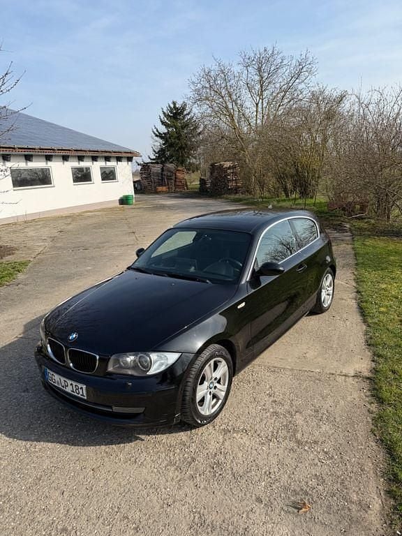 Gebraucht BMW 118 Advantage 143 PS (105 kW) 2008 Schwarz Kleinwagen