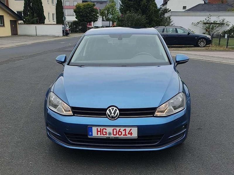 Pacific blue Gebraucht 2013 VW Golf VII Comfortline Kleinwagen | 10.250 € (Fairer Preis) - Bild 1/4