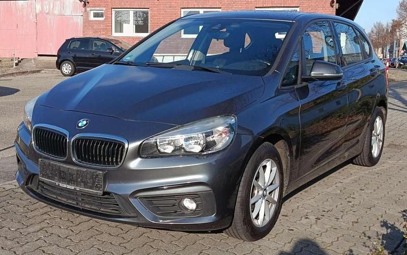 Grau Gebraucht 2016 BMW 216 Performance Van / Kleinbus | 9.990 € (Guter Preis) - Bild 1/4