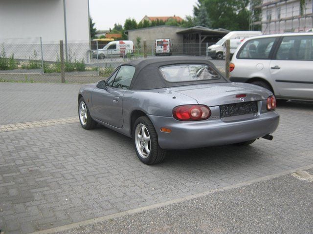 Gebraucht Mazda MX5 110 PS (80 kW) 2002 Grau metallic Cabrio