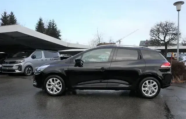 Gebraucht Renault Clio LIMITED 90 PS (66 kW) 2020 Sternenschwarz (metallic) Kleinwagen