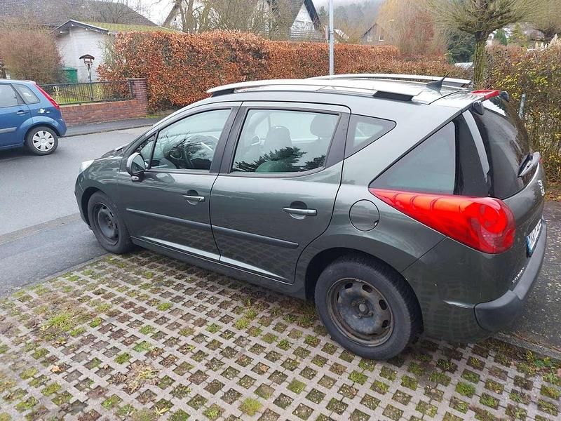 Gebraucht Peugeot 207 95 PS (69 kW) 2008 Grau Kombi