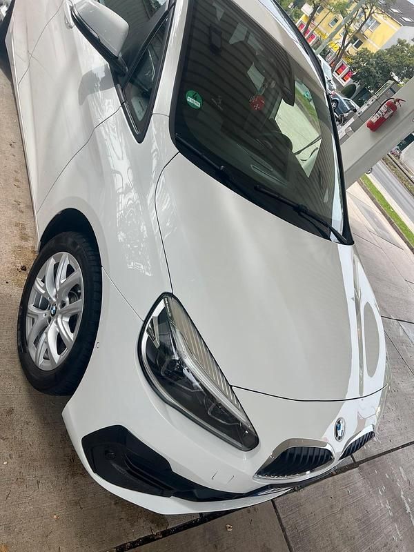 Weiß Gebraucht 2021 BMW 220 Kombi | 22.500 € (Guter Preis) - Bild 1/4