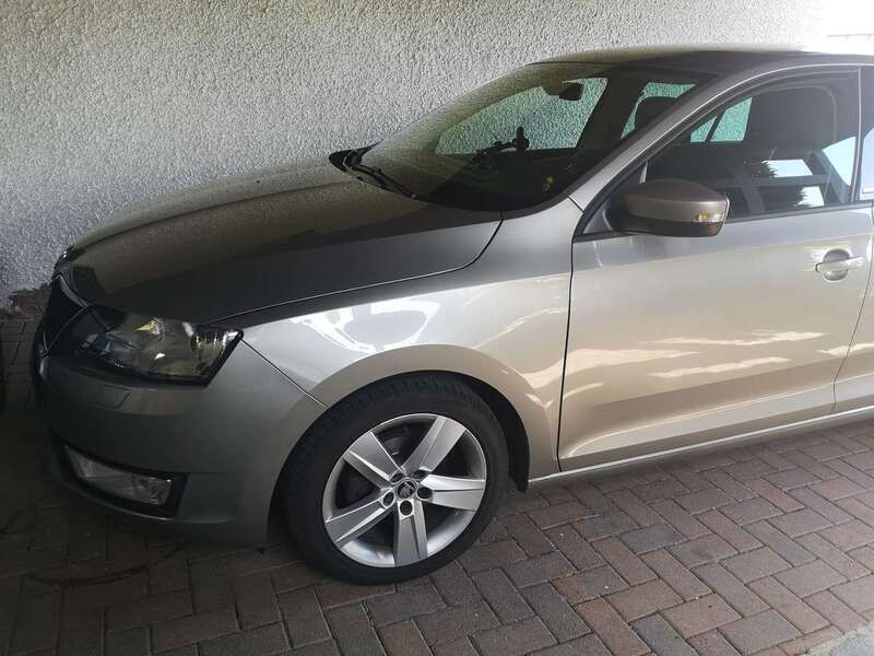 Beige Gebraucht 2016 Skoda Rapid Joy Kombi | 9.200 € (Guter Preis) - Bild 1/4