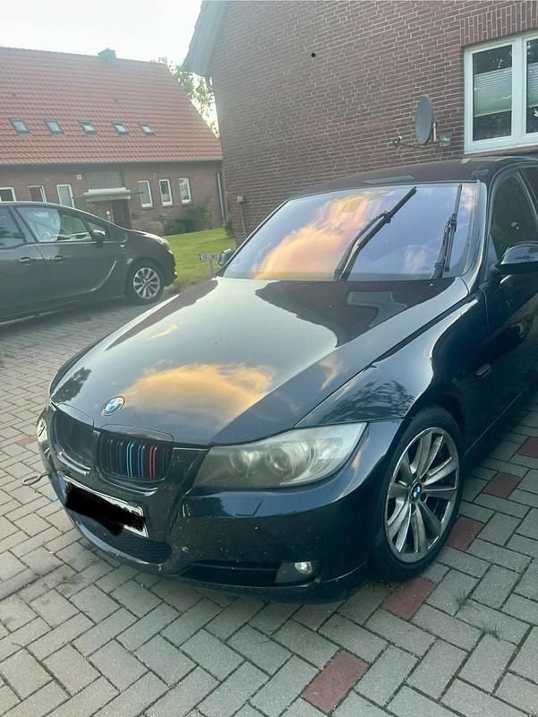 Schwarz Gebraucht 2008 BMW 320 Limousine | 2.100 € (Superpreis) - Bild 1/4