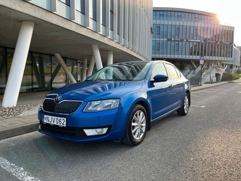 Blau Gebraucht 2016 Skoda Octavia G-TEC Active Limousine | 4.200 € - Bild 1/4