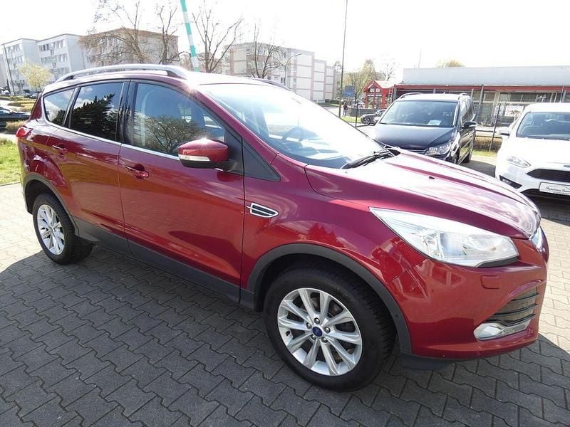 Gebraucht Ford Kuga Titanium 150 PS (110 kW) 2016 Rot SUV