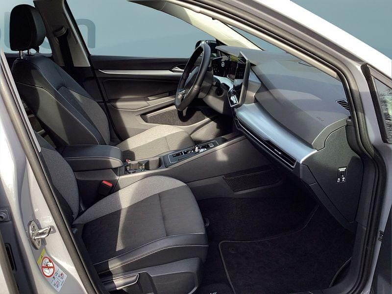 Gebraucht VW Golf VIII 150 PS (110 kW) 2025 Grau Kleinwagen