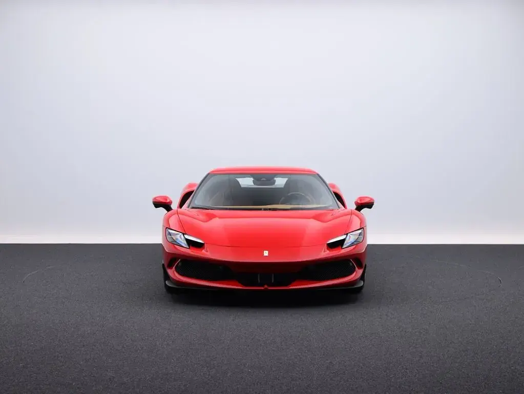 Gebraucht Ferrari 296 829 PS (609 kW) 2023 Rot Coupé