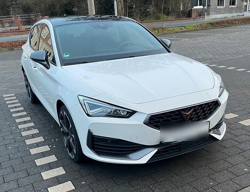 Weiß Gebraucht 2021 Cupra Leon Limousine | 18.000 € (Superpreis) - Bild 1/4