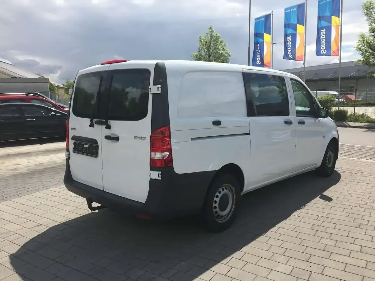 Gebraucht Mercedes Vito 114 PS (83 kW) 2018 Weiß Van