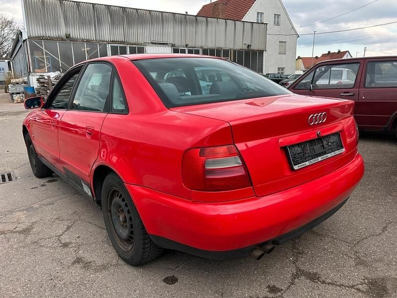 Second-hand Audi A4 150 CP (110 kW) 1997 Roșu Berlinǎ