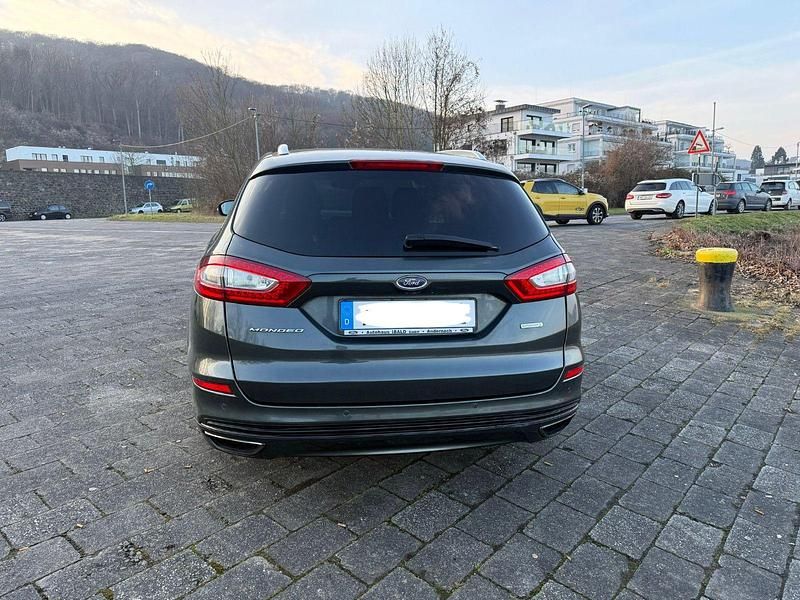 Gebraucht Ford Mondeo Titanium 203 PS (149 kW) 2016 Grün Kombi