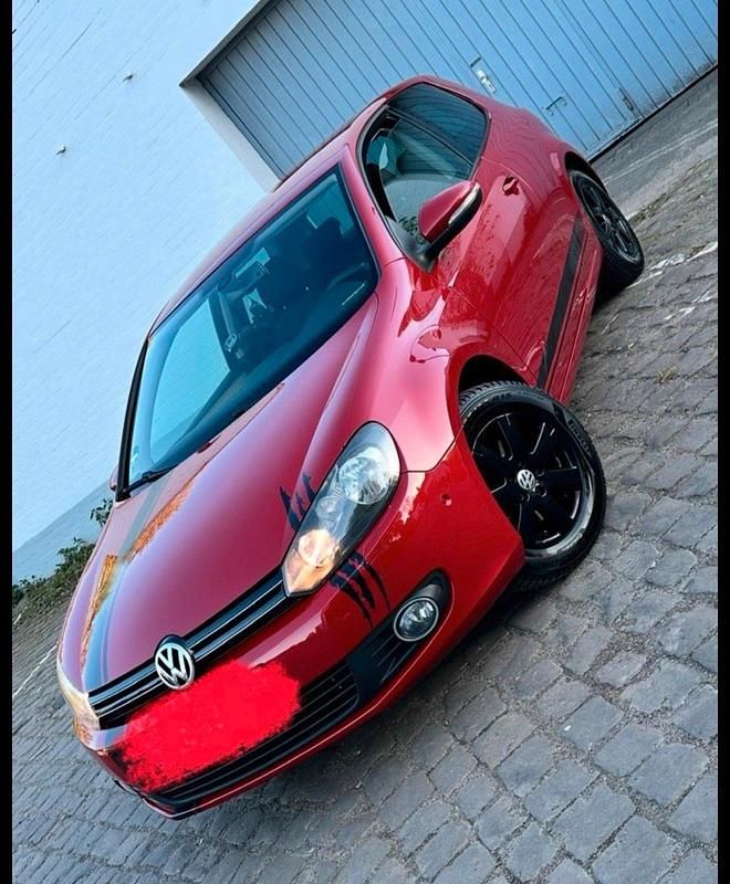 Gebraucht VW Golf VI 122 PS (89 kW) 2010 Rot Kleinwagen