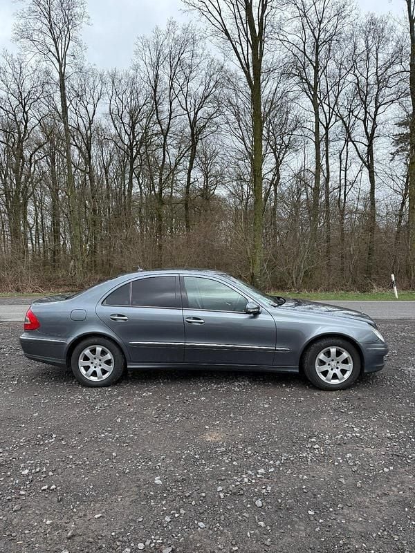 Gebraucht Mercedes E220 170 PS (125 kW) 2006 Grau Limousine