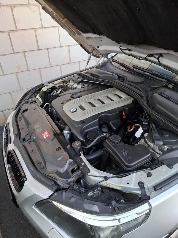 Gebraucht BMW 525 177 PS (130 kW) 2004 Silber Limousine