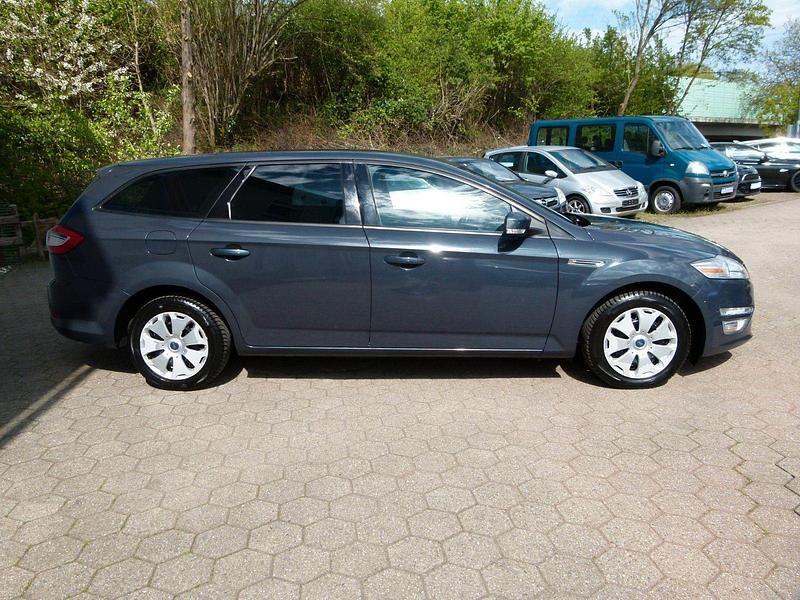 Używany Ford Mondeo Trend 163 KM (119 kW) 2012 Szary Kombi