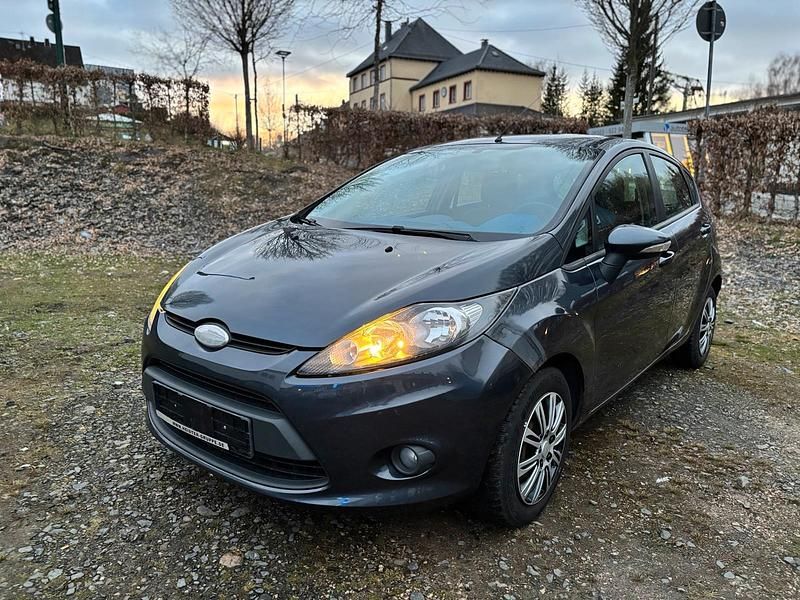 Gebraucht Ford Fiesta 90 PS (66 kW) 2009 Grau Kleinwagen