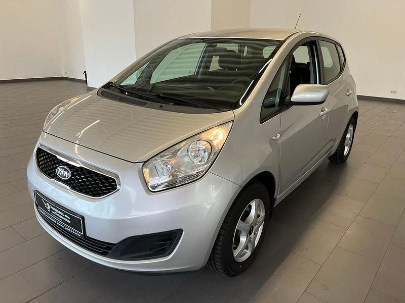 Gebraucht Kia Venga Spirit 90 PS (66 kW) 2012 Silber Kleinwagen