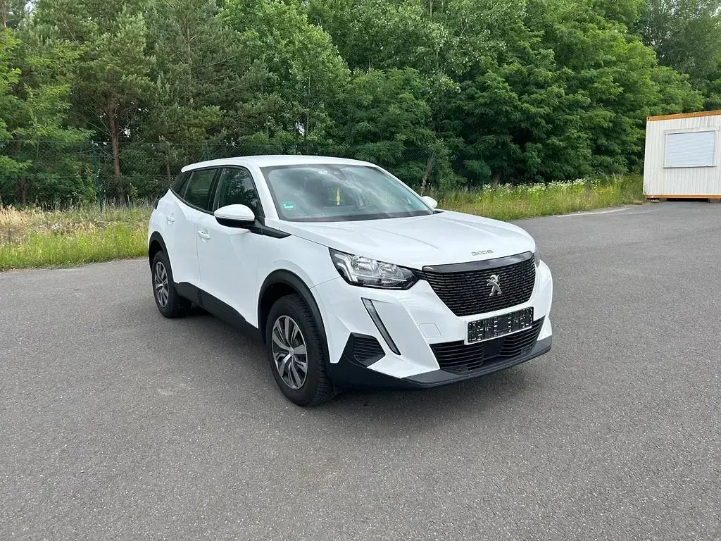 Gebraucht Peugeot 2008 Active 101 PS (74 kW) 2022 Weiß SUV