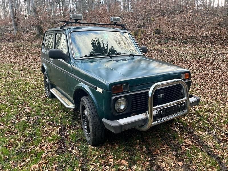 Gebraucht Lada niva 82 PS (60 kW) 2011 Grün SUV