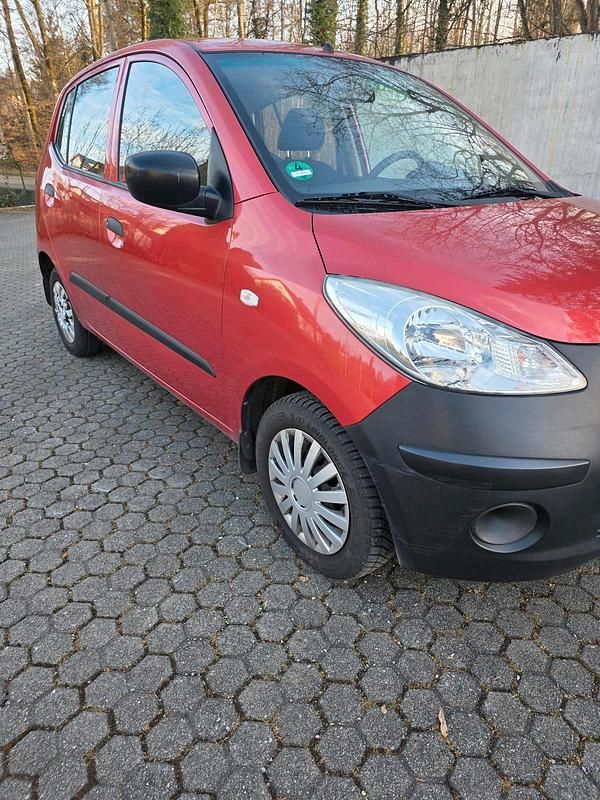 Gebraucht Hyundai i10 70 PS (51 kW) 2010 Rot Kleinwagen