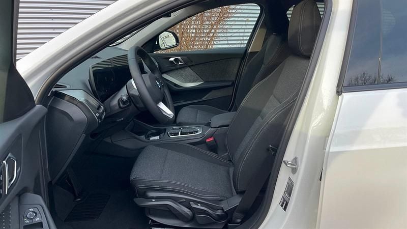 Neu BMW 120 Efficient Dynamics 170 PS (125 kW) 2026 Alpinweiß uni Kleinwagen