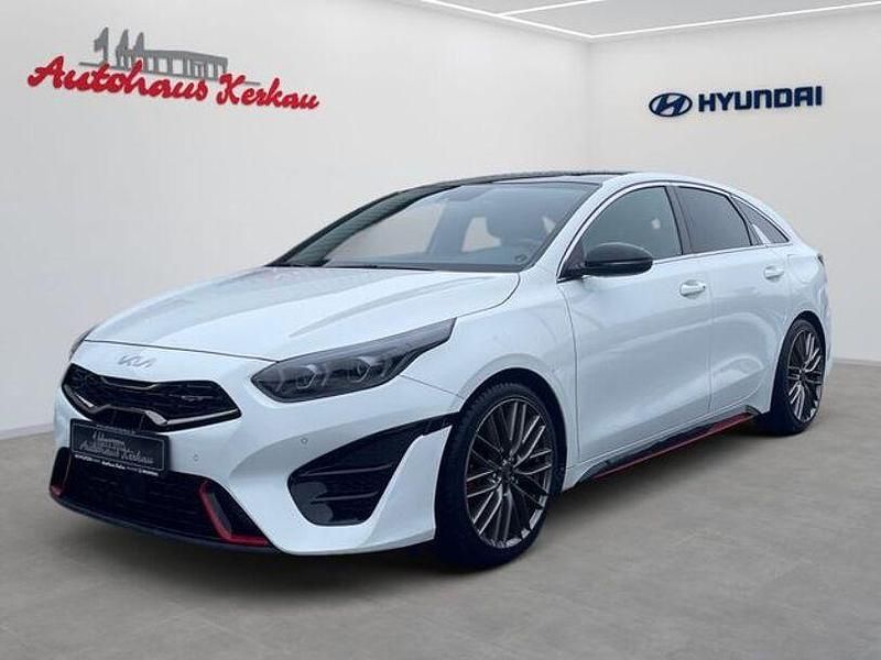 Gebraucht Kia ProCeed GT 204 PS (150 kW) 2023 Weiß Limousine