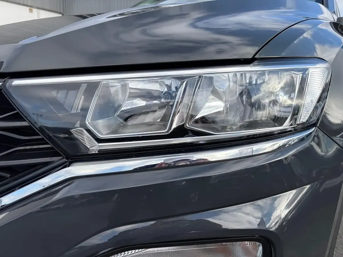 Usata VW T-Roc Active 116 CV (85 kW) 2021 Grigio SUV