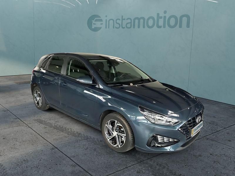 Blau Gebraucht 2023 Hyundai i30 Limousine | 19.249 € (Fairer Preis) - Bild 1/4
