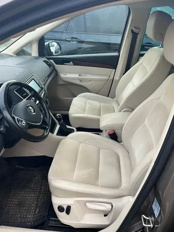 Gebraucht VW Sharan Highline 184 PS (135 kW) 2016 Gold Van / Kleinbus