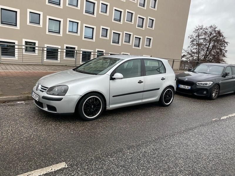 Silber Gebraucht 2004 VW Golf Limousine | 2.199 € (Superpreis) - Bild 1/4