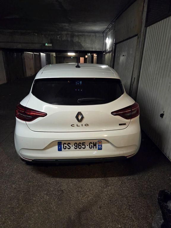 Weiß Gebraucht 2023 Renault Clio V Evolution Limousine | 15.600 € (Superpreis) - Bild 1/4