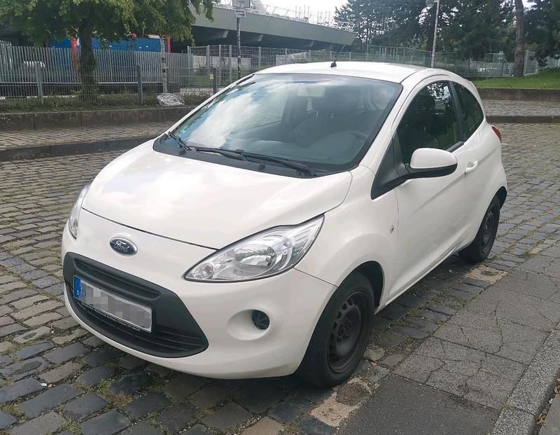 Weiß Gebraucht 2013 Ford Ka Kleinwagen | 2.500 € (Fairer Preis) - Bild 1/4